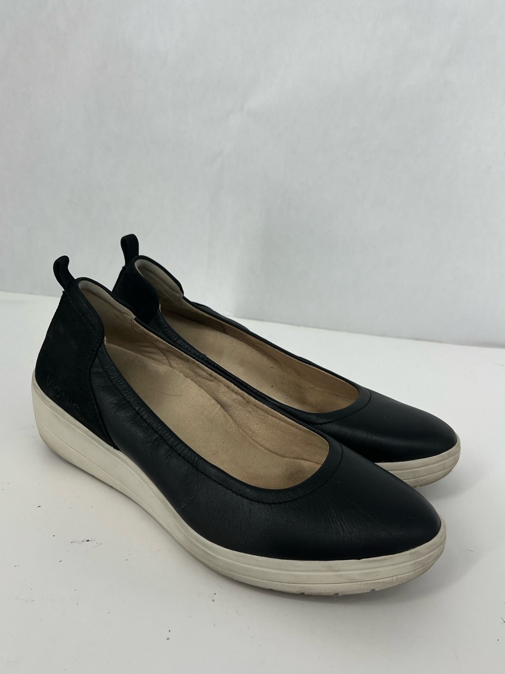 Vionic Black Leather Jacey Slip-On Wedge Flats with White Platform
